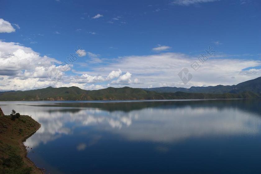 中国 泸沽湖 蓝天 景观
