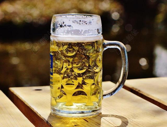 啤酒 啤酒花园 口渴 玻璃杯子 喝 啤酒玻璃 啤酒杯 小食