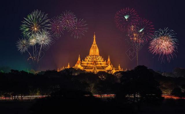 黑色户外寺庙宗教烟花旅游景点背景图片