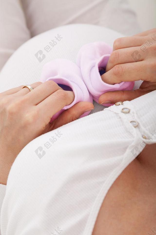 等待婴儿肚皮粉红色女孩儿童孕妇期待女性背景图片