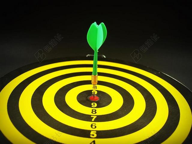 绿色娱乐飞镖背景图片