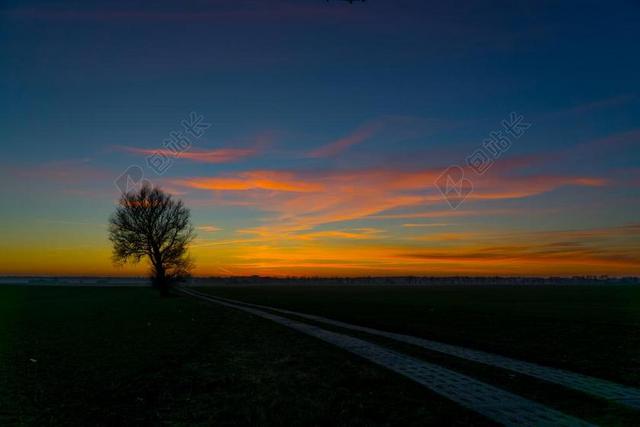 日落 黄昏 天空 夕阳 晚上 傍晚的天空