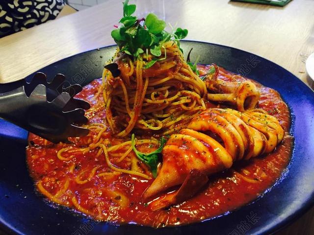 彩色食物美味意大利面等面食美食背景图片