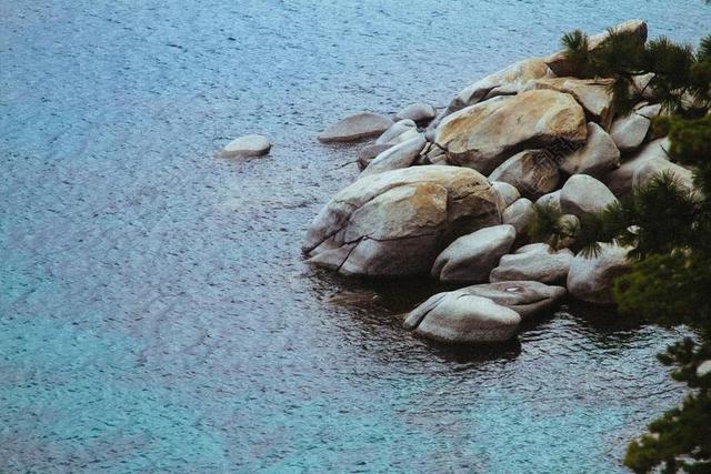 岩 舍入 石 海 博尔德 水 海岸 岸 海洋 自然 海边