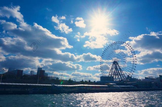 日本 大阪 旅游目的地 摩天轮 天空 秋季 云 阳光 光
