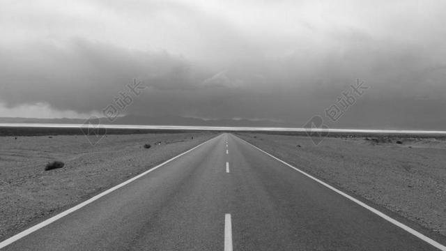 笔直的公路背景图片