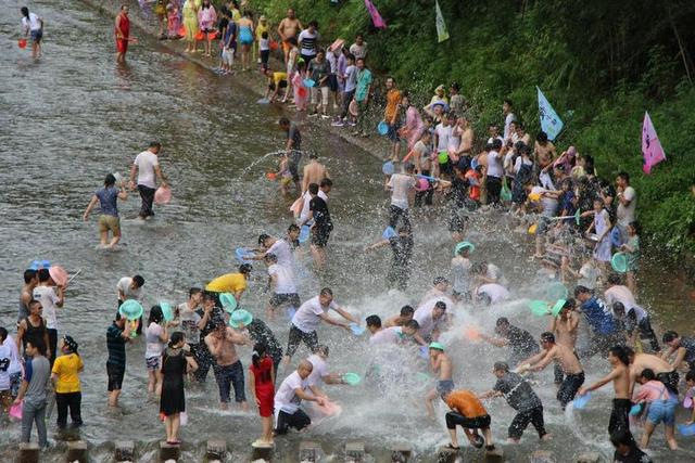 丽水 庆元 泼水节 节庆 水 民 有趣 庆祝活动