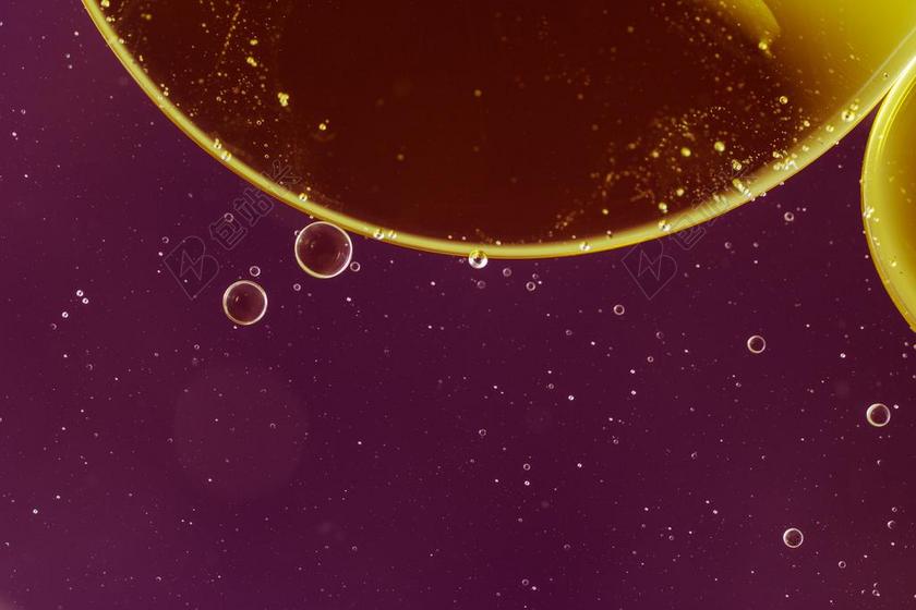 红黄气泡美丽红色液体下的黄色气泡气泡背景图片
