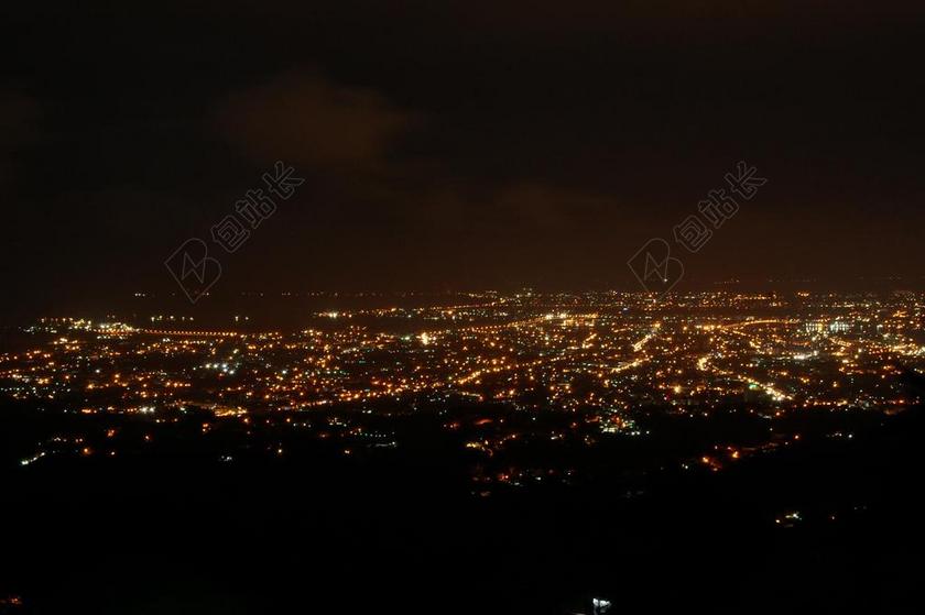 黄黑光影繁华黑夜中霓虹闪烁的都市城市夜景背景图片