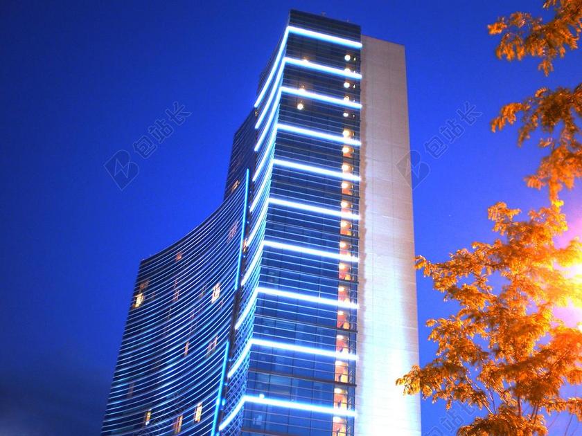 夜晚酒店的灯光背景图片