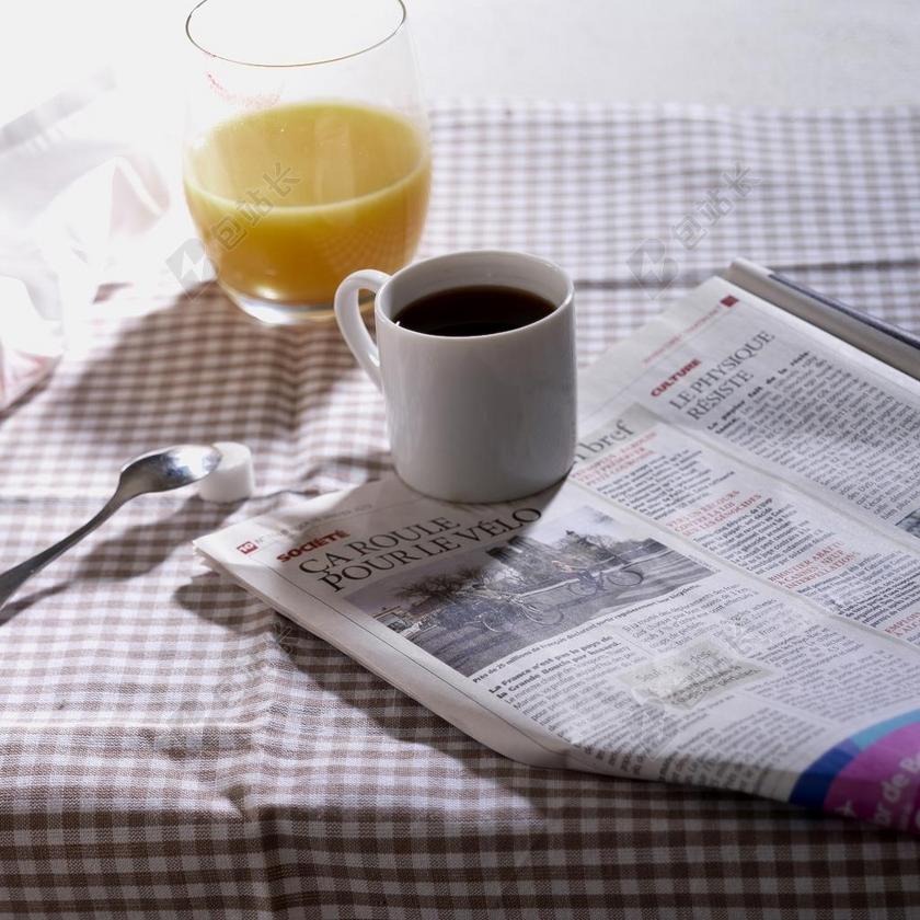 餐饮食物餐桌报纸饮料食物背景图片