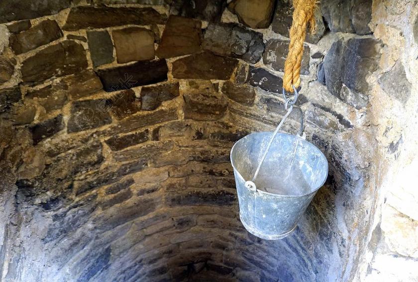 井 多维数据集 老 体系结构 锌 水 绳 葡萄收获期 石头