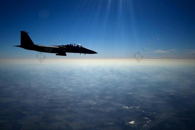 我们空军 F 15E 罢工鹰 飞机 喷射 战斗机 天空 云