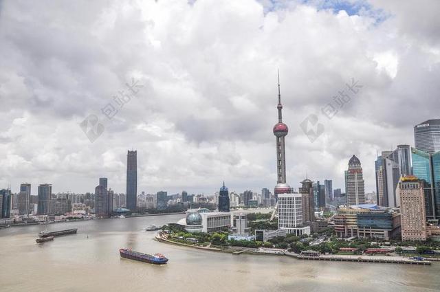 江边的现代上海都市背景图片