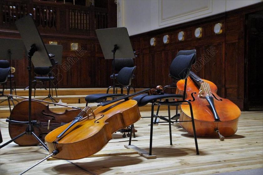 棕白音乐现代舞台上的大提琴等音乐演奏背景图片