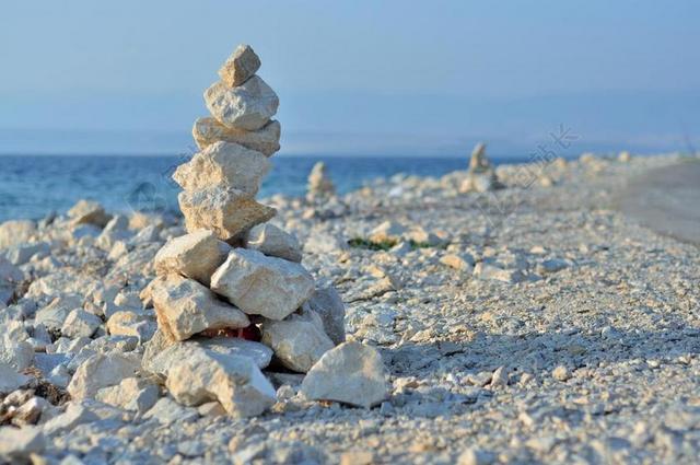 石 凯恩 石头堆 白 海滩 海 性质 海滨 美丽的海滩 波