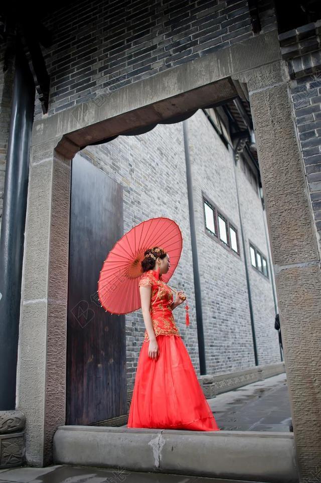 红色人喜庆红色的带伞新娘背景图片
