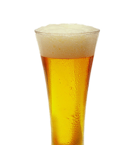 哈尔滨啤酒满杯