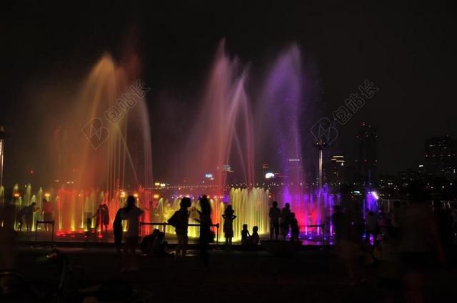 夜景 音乐喷泉 倾角 男人 汉城 韩国 在韩国人