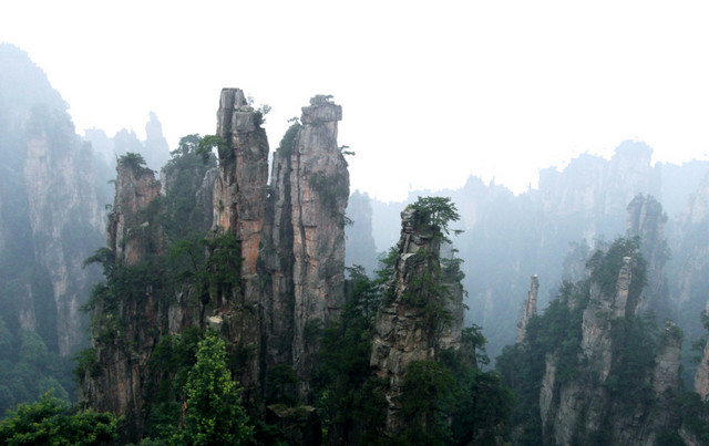 旅游胜地张家界悬崖峭壁