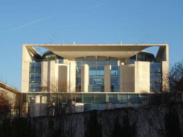 玻璃房建筑别墅高档的背景图片