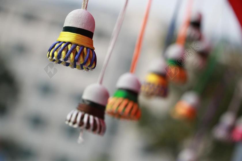 彩色物品特写彩色的挂坠背景图片