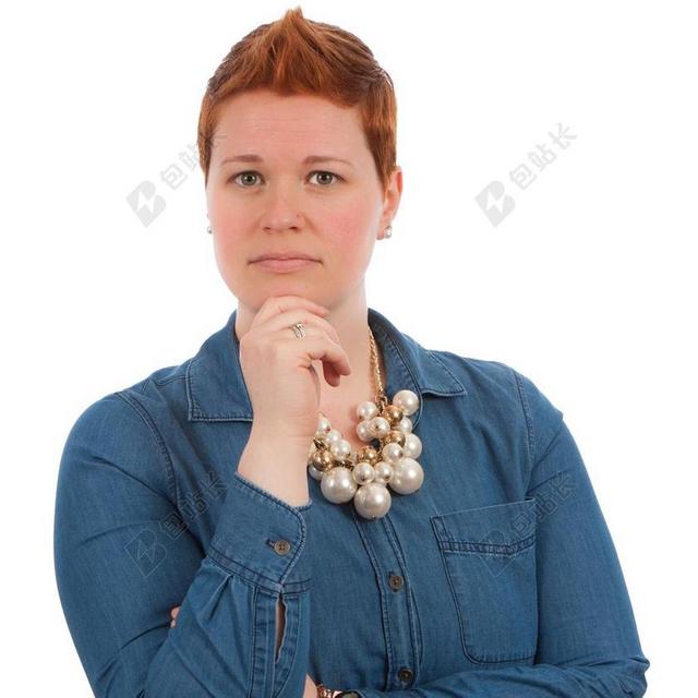 摄影简约戴项链的女人思考中背景图片