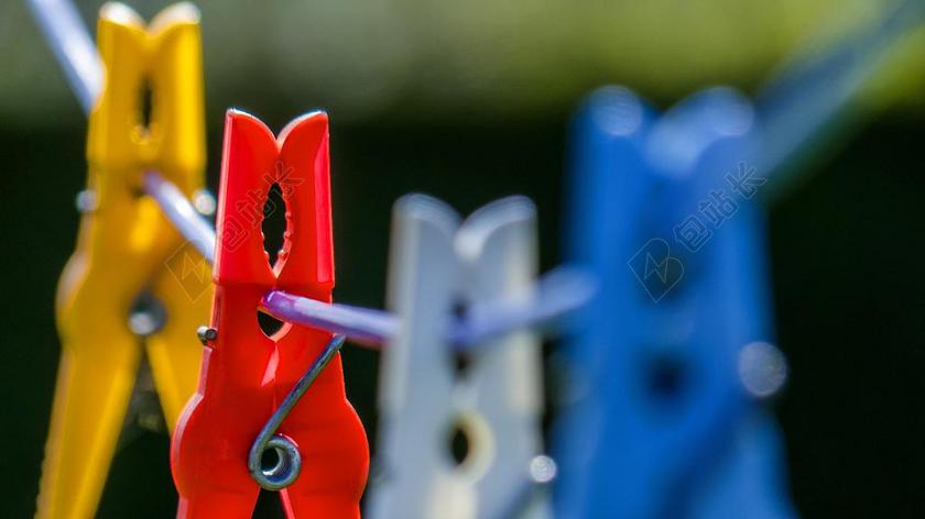 洗衣房 剪辑 衣夹 财政预算案 洗 皮带 果酱 晾衣服 干