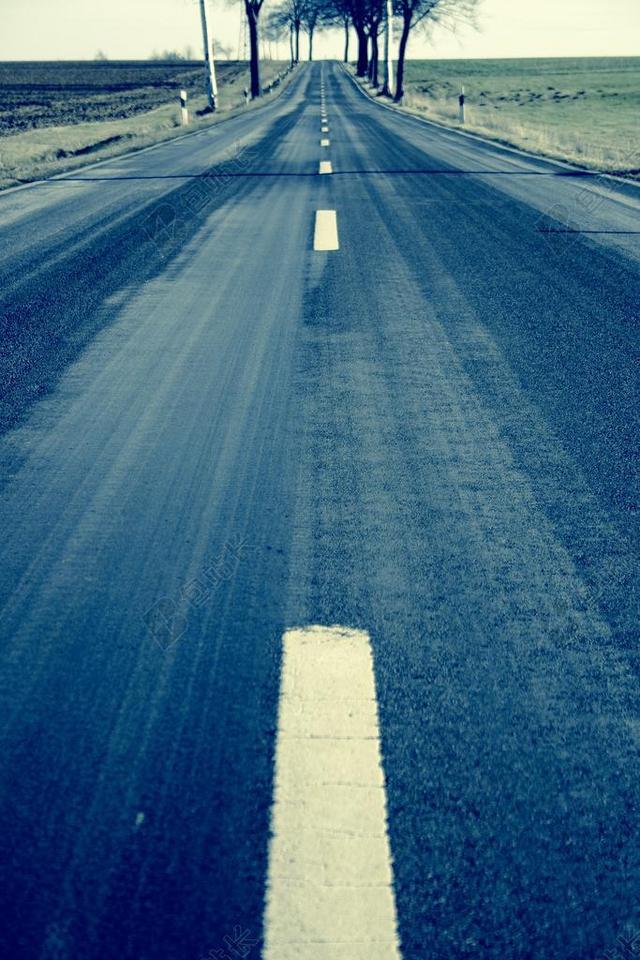 旅游自然沥青路旁的风景背景图片