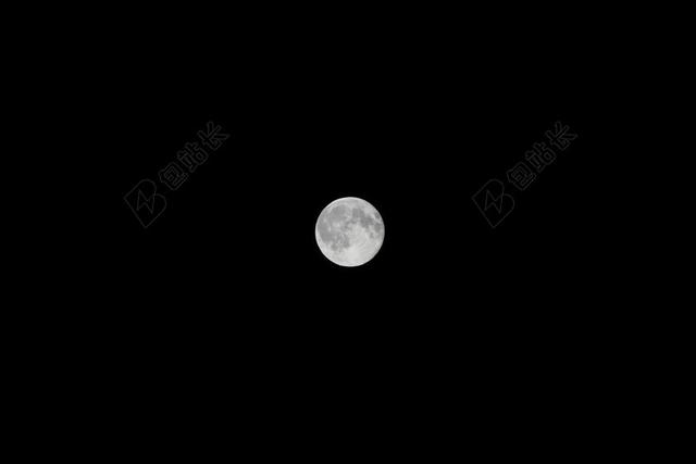 黑色天空圆月夜景明亮的背景图片