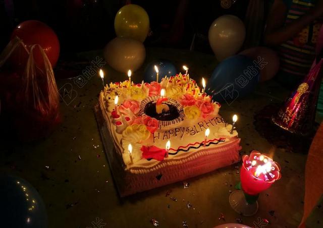 生日快乐 蛋糕 蜡烛 庆典 生日 孩子们 气球 年 享受