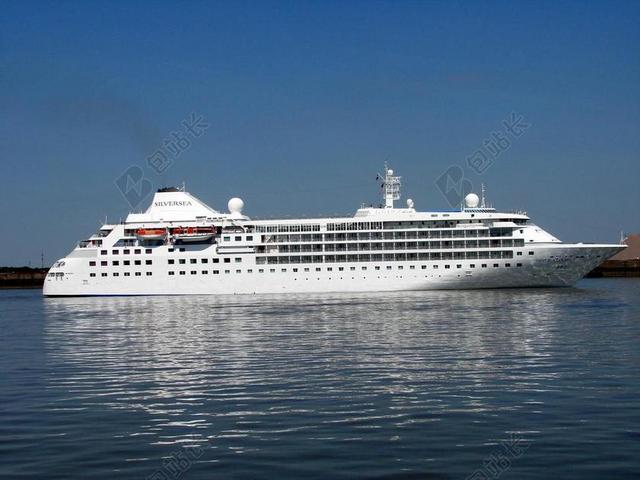 驾驶这艘巡洋舰 易北河 假日游轮 银海