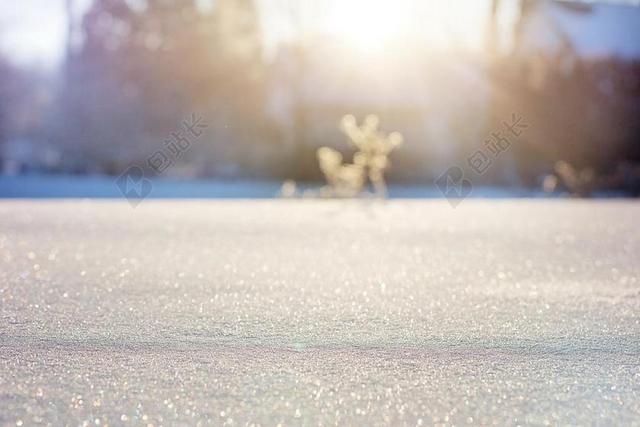 雪花日出融化下雪的冬天背景图片