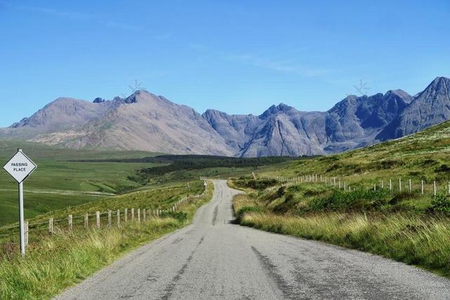 农村公路 农村 草 小山 景观 山 自然 户外 路