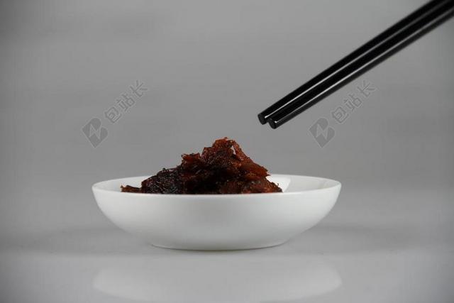美食 手撕香菇 碟子装