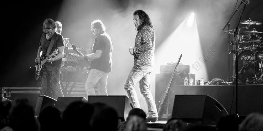 摇滚乐队 歌手 执行者 舌头 长长的头发 男 男子 节日 石