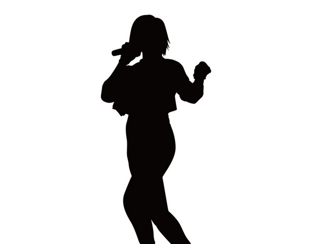 唱歌女生