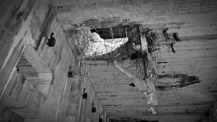 仓 丢失的地方 炸弹的影响 衰变 风化 瓦伦丁 · 邦克 建设