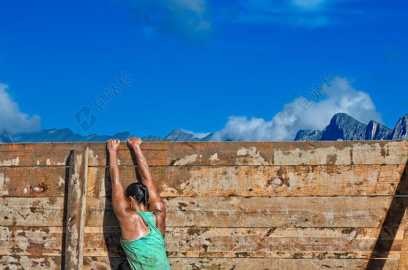运动户外锻炼的男子背景图片