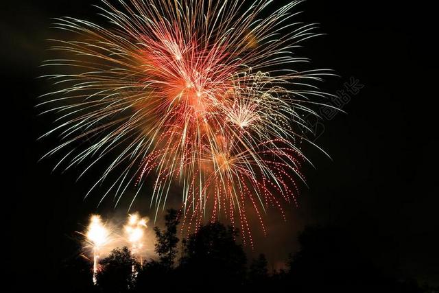 烟花爆竹 火箭 夜 灯 西尔维斯特 爆炸 淋浴间的火花