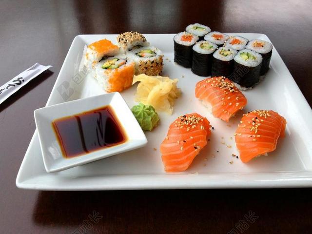 寿司 生鱼片 吃 餐厅 美味 进餐 鱼 水稻 营养 蔬菜