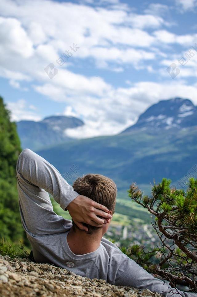 放宽 山 顶视图 性质 心灵的平静 颜色 旅行 在路上