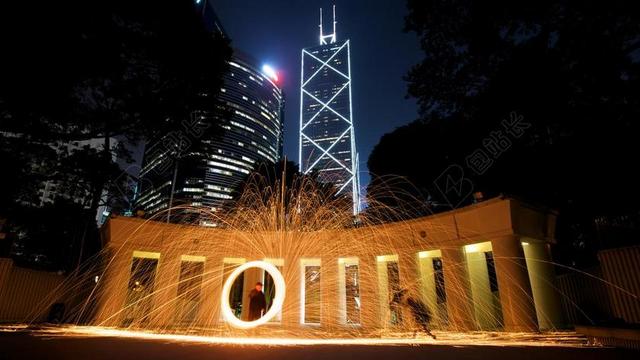 唯美夜景火光背景图片