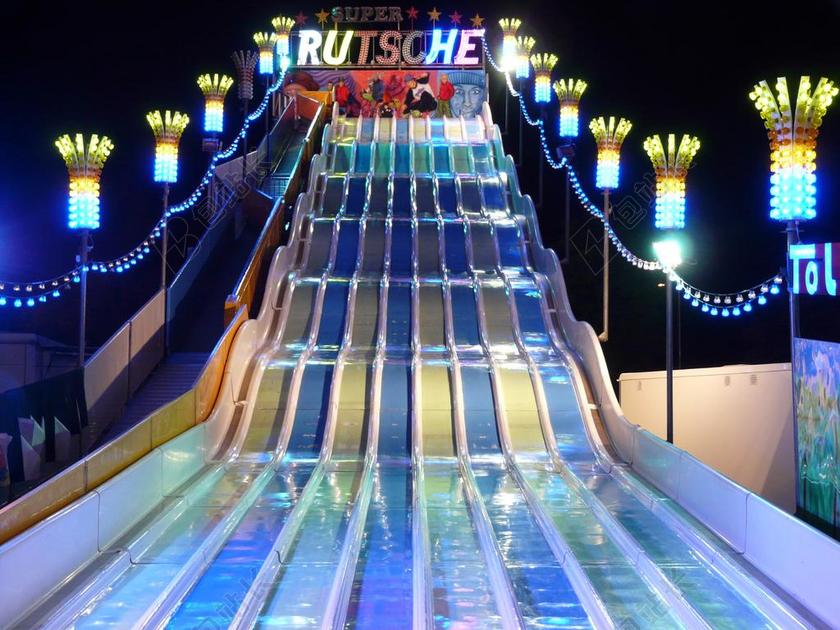 蓝色旅游现代水乐园宣传背景图片