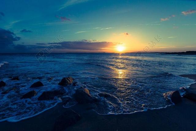 日落 海 海洋 水 夏天 日出 阳光 景观 波 户外