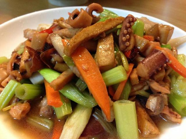 台灣小吃 客家小炒 美濃 魷魚 芹菜 豆干