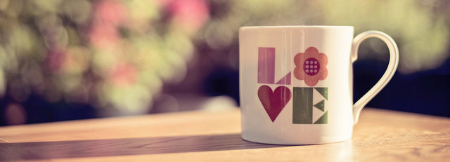 桌子温馨杯子背景BANNER