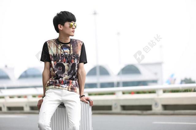 时尚 年轻 个性 人像 广告 黑白 男 年轻人 模型