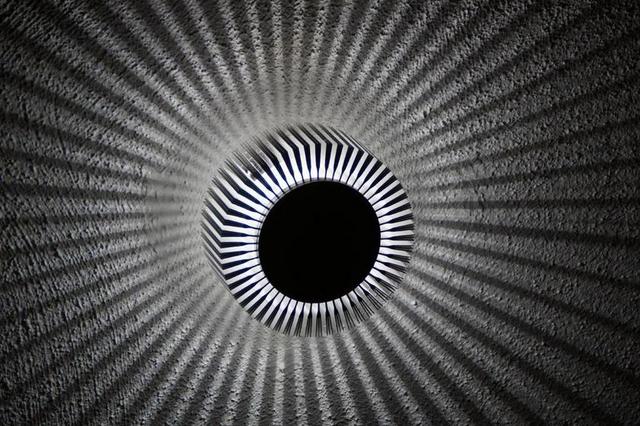 黑白装潢现代放射状光线图案宣传背景图片