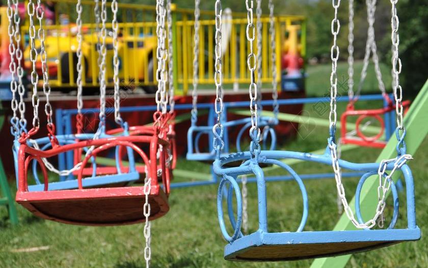 秋千 颜色 游乐园